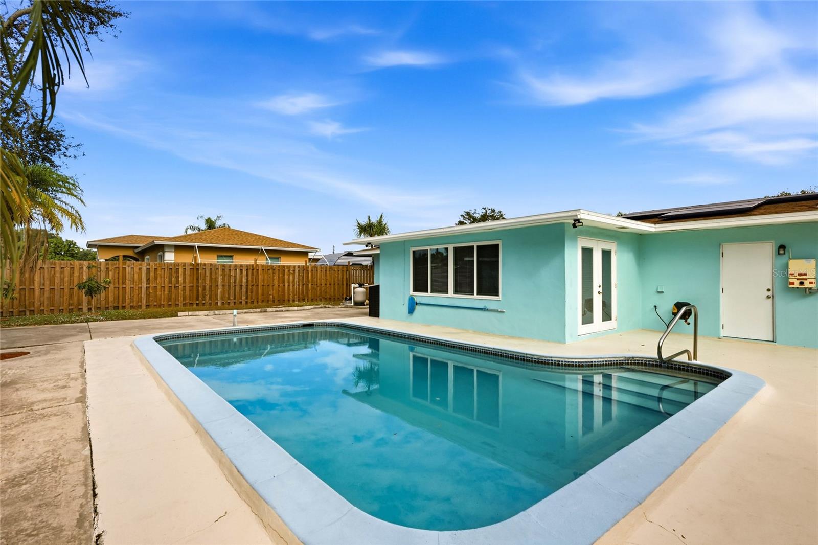 Image 44 of 44 For 2411 Ridge Avenue