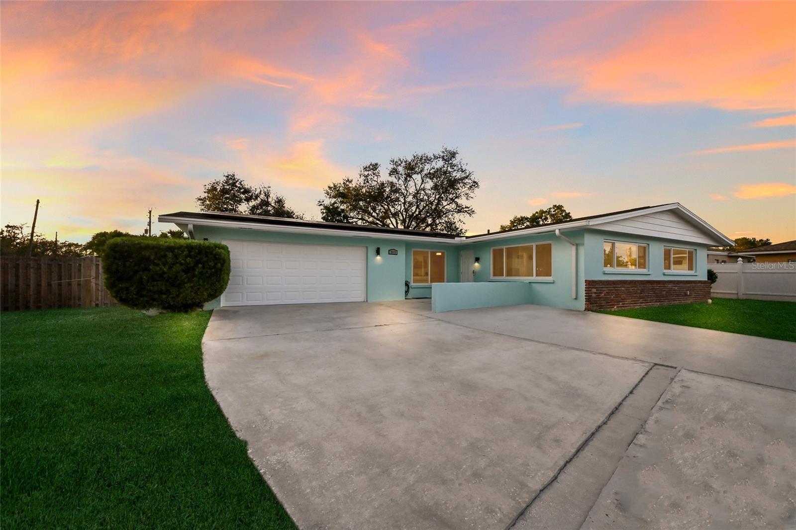 Image 5 of 44 For 2411 Ridge Avenue