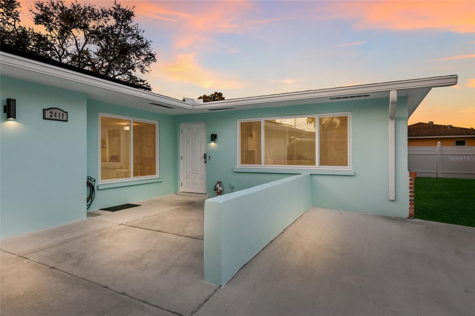 Image 6 of 44 For 2411 Ridge Avenue