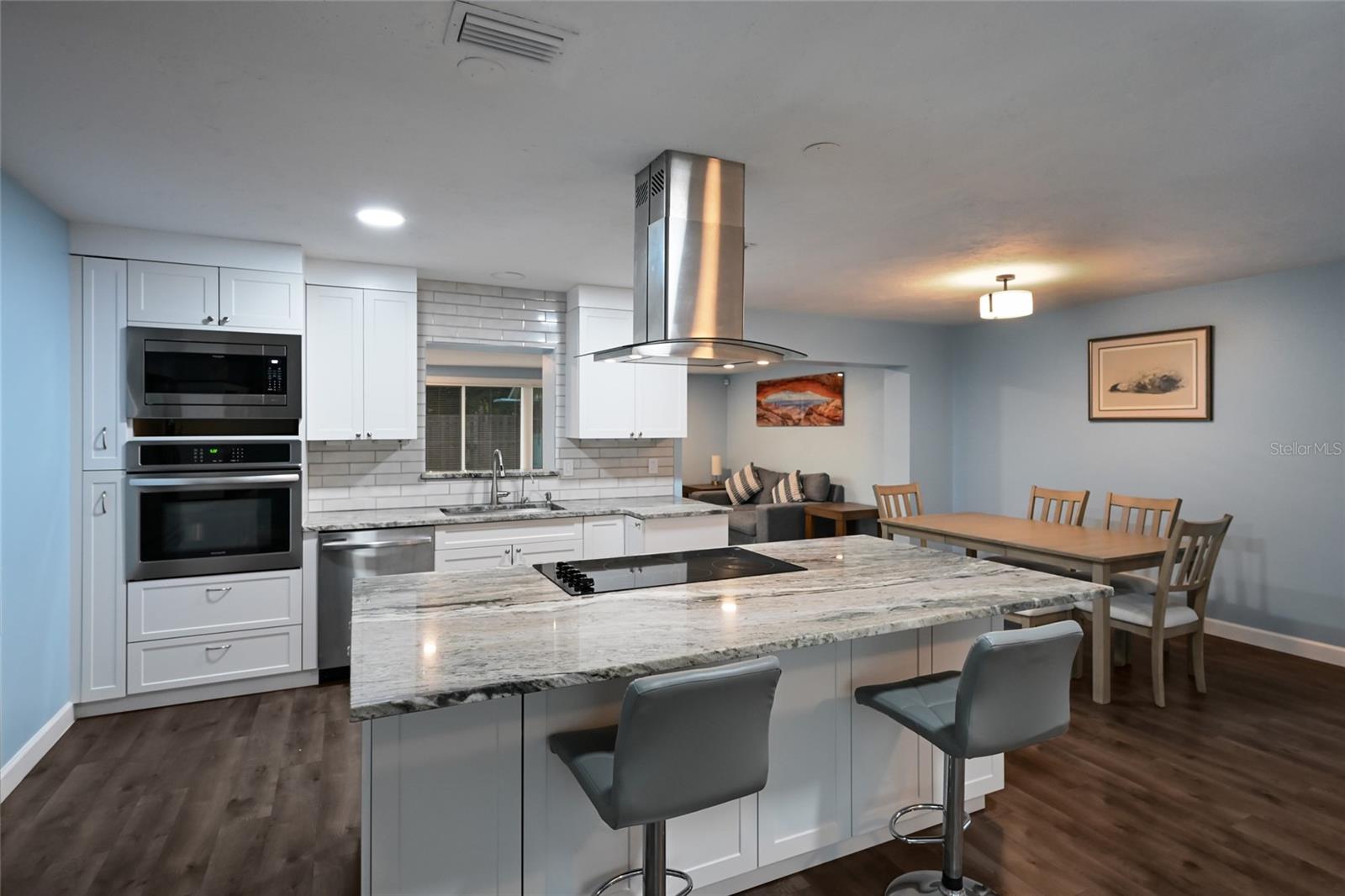 Image 8 of 44 For 2411 Ridge Avenue