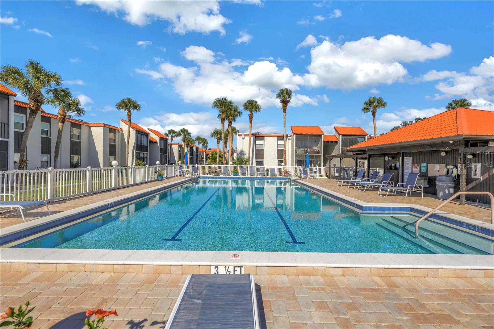 Image 22 of 38 For 3269 Beneva Road 102