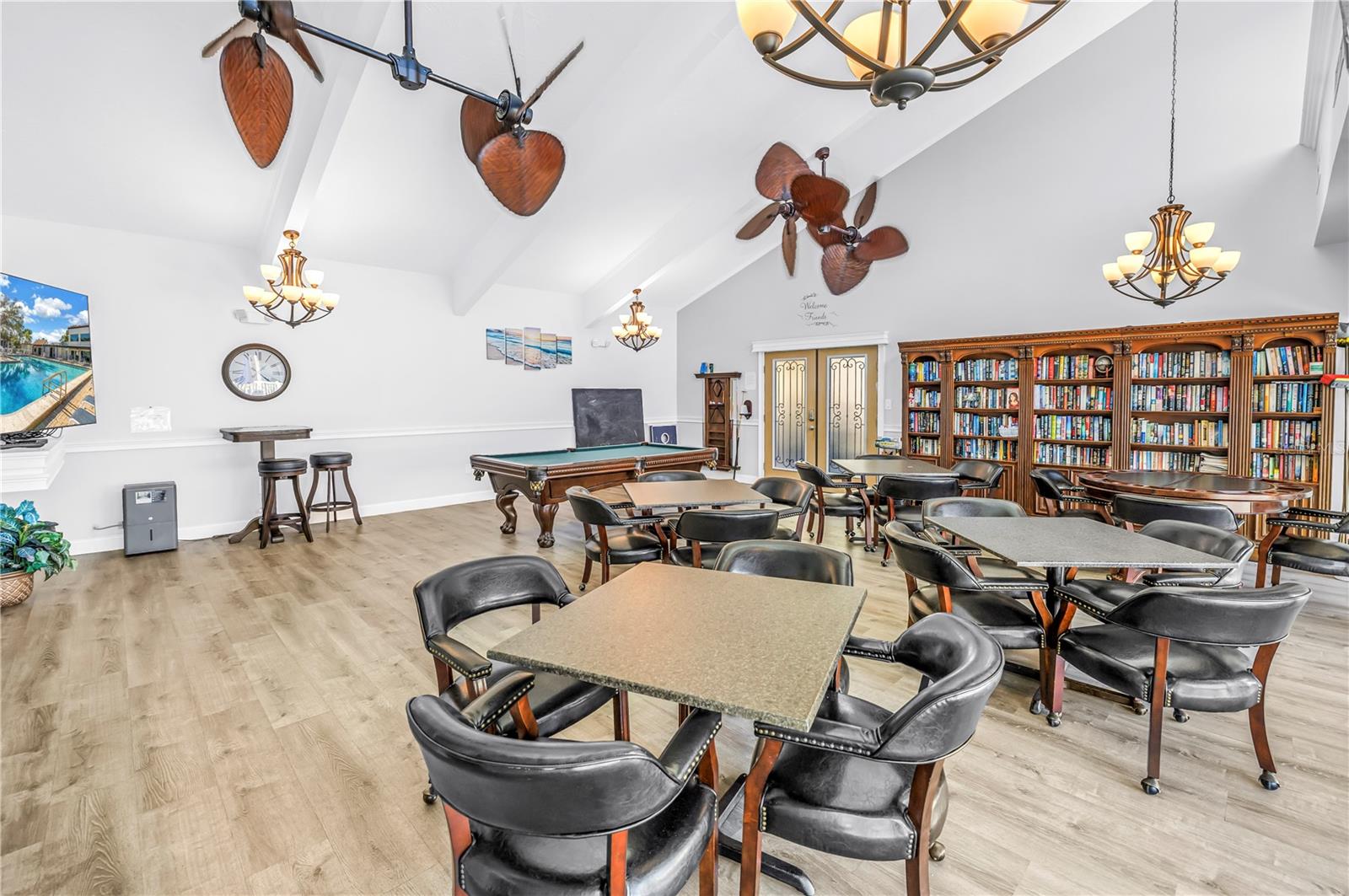 Image 31 of 38 For 3269 Beneva Road 102