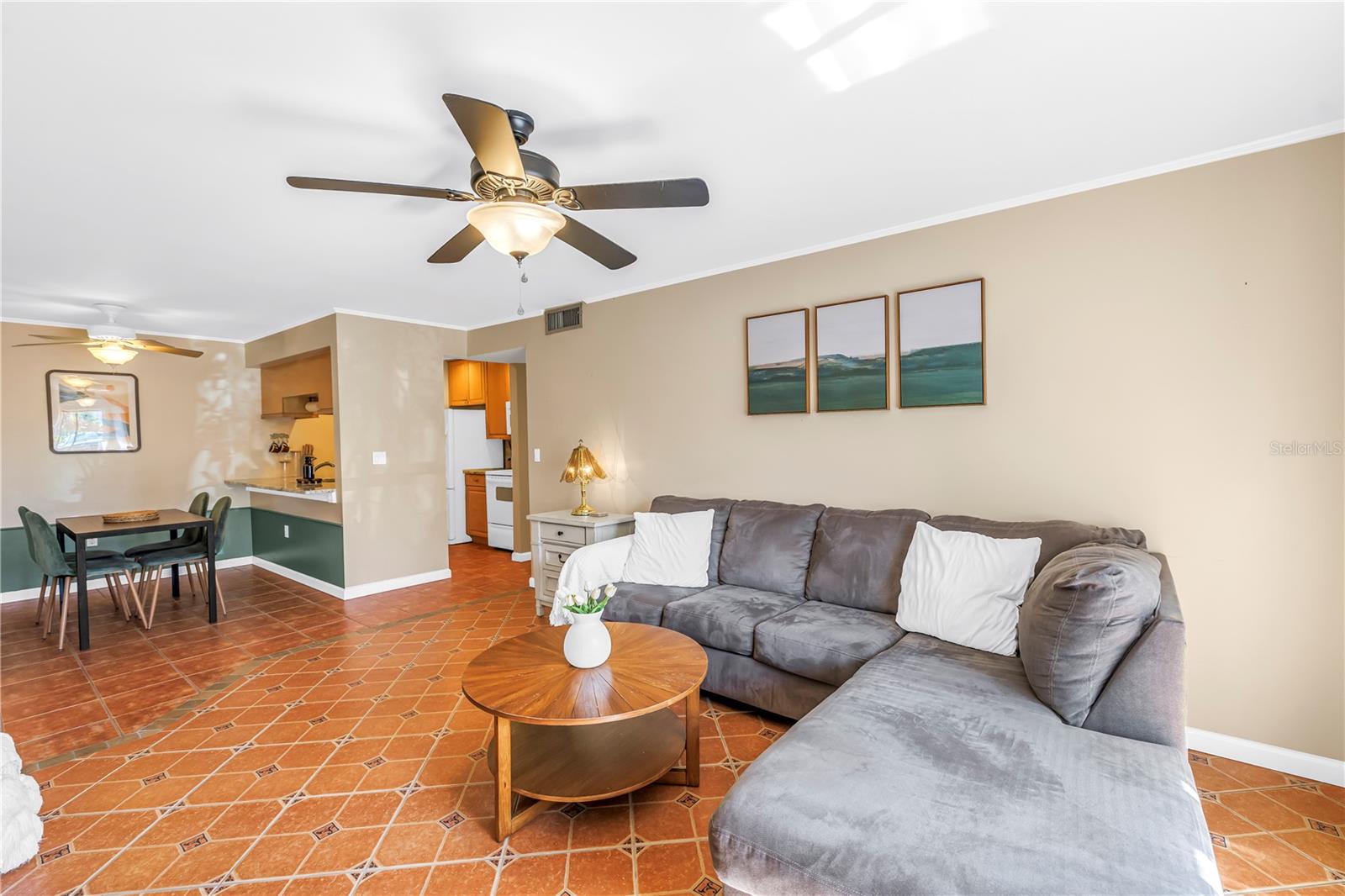 Image 5 of 38 For 3269 Beneva Road 102