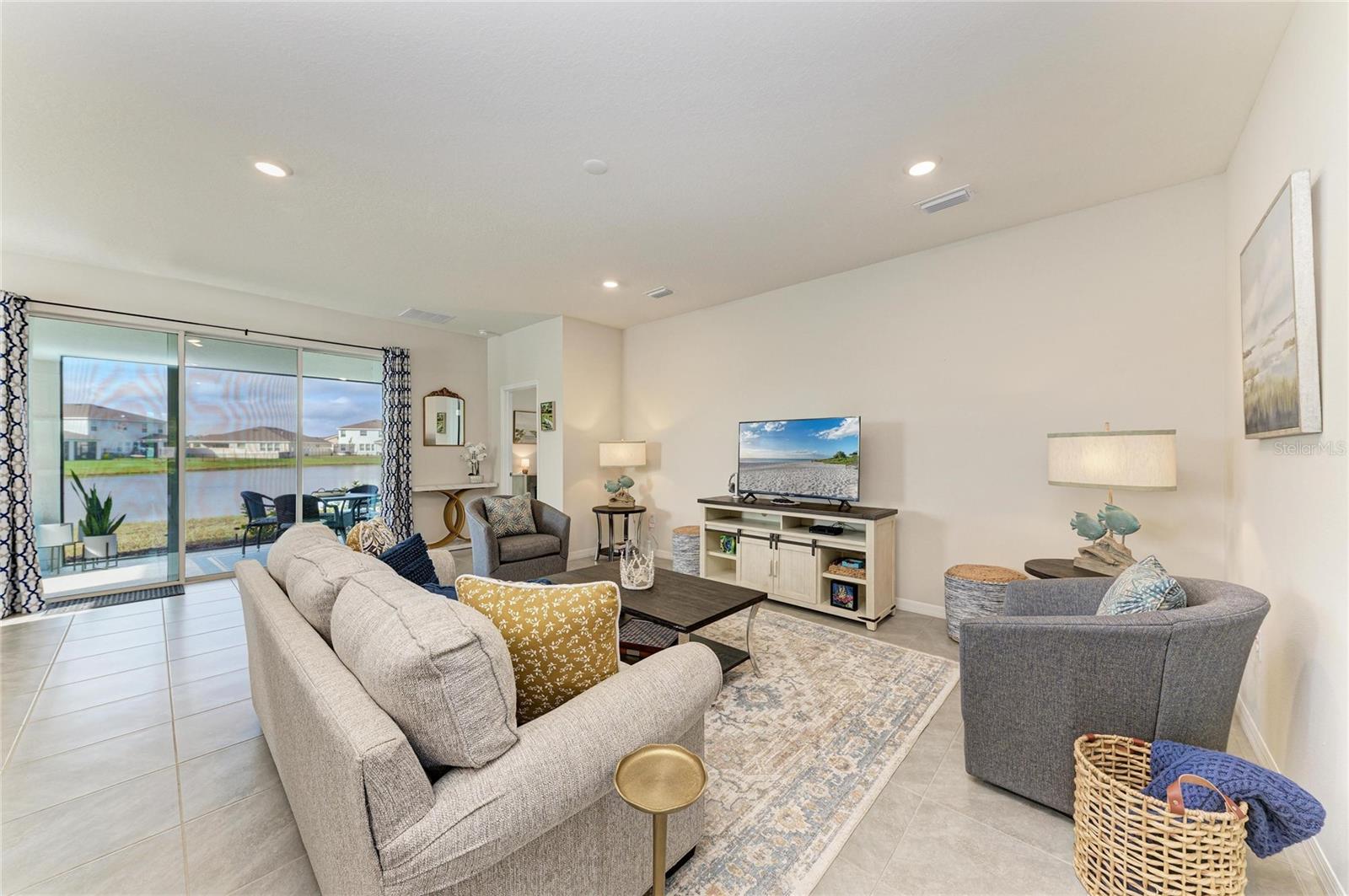 Image 13 of 55 For 15912 5th Avenue E