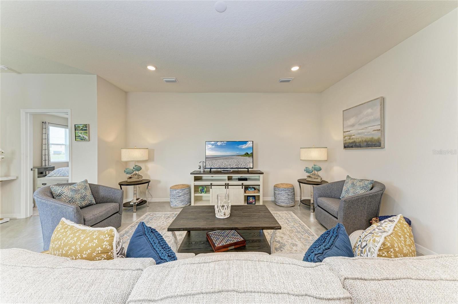 Image 14 of 55 For 15912 5th Avenue E