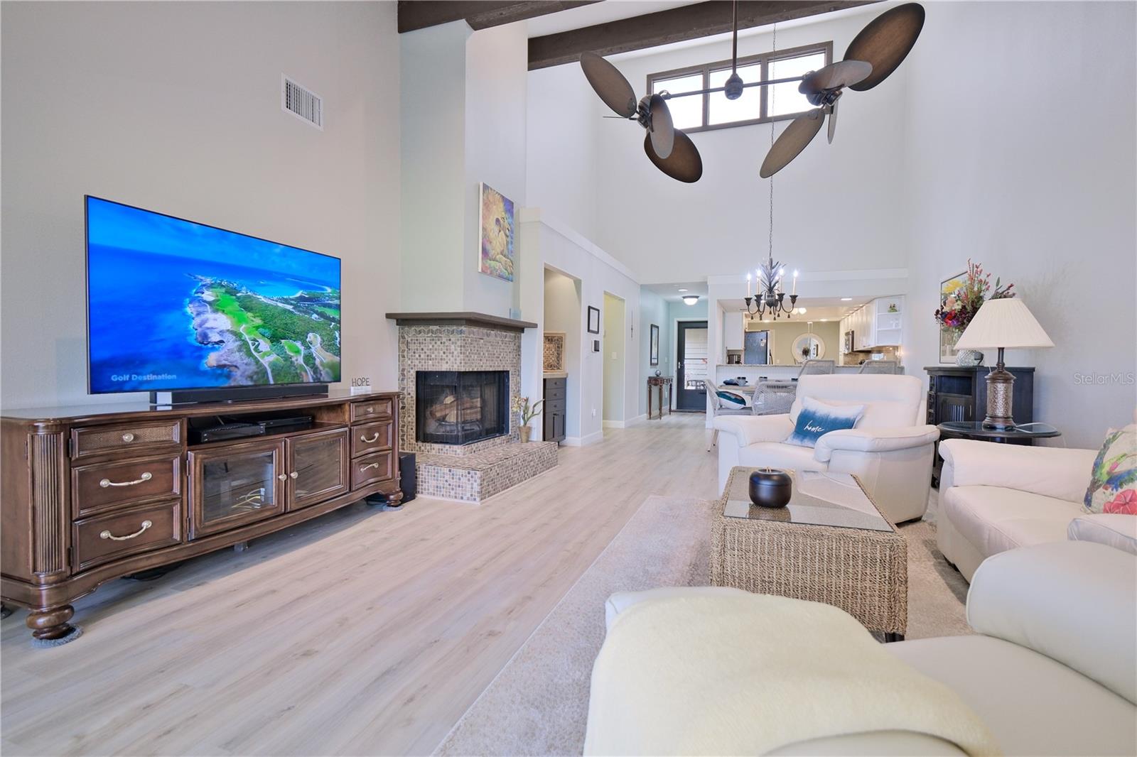 Image 11 of 50 For 3605 Avenida Madera  A