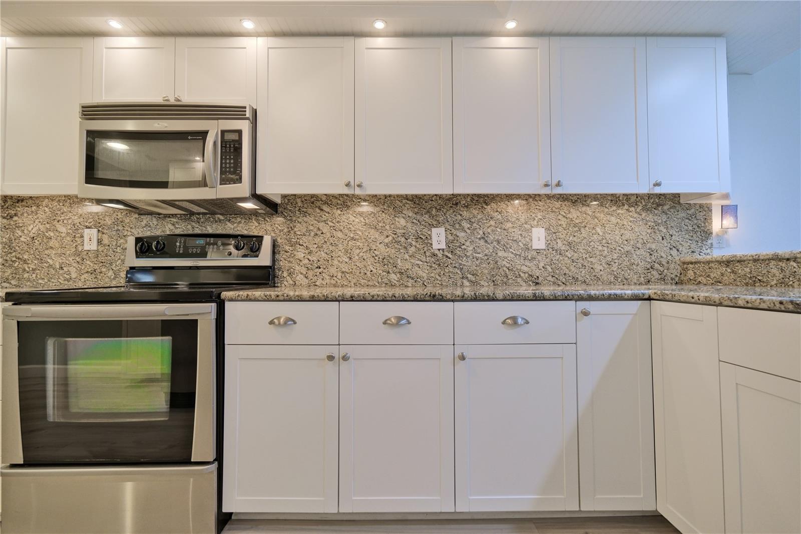 Image 19 of 50 For 3605 Avenida Madera  A