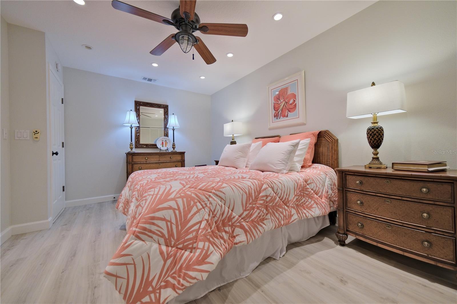 Image 27 of 50 For 3605 Avenida Madera  A