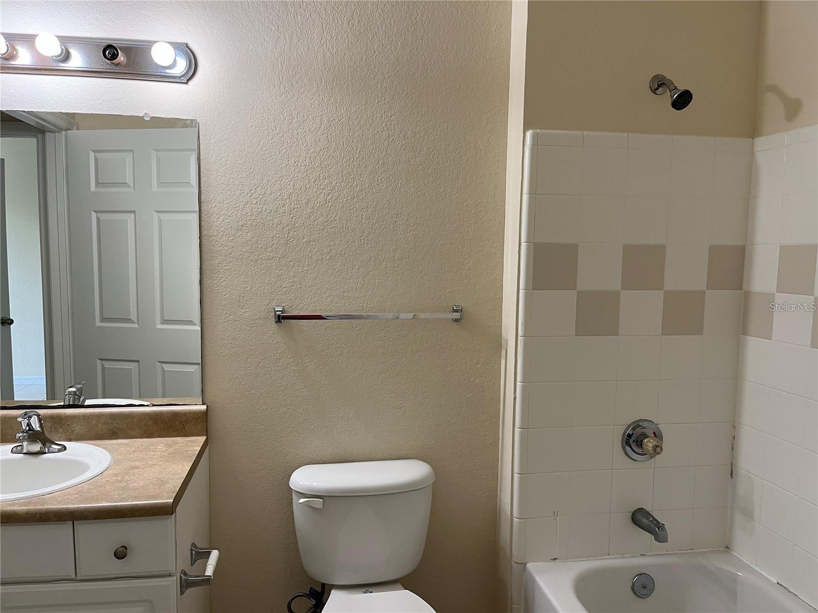 Image 18 of 24 For 5521 Rosehill Road 103