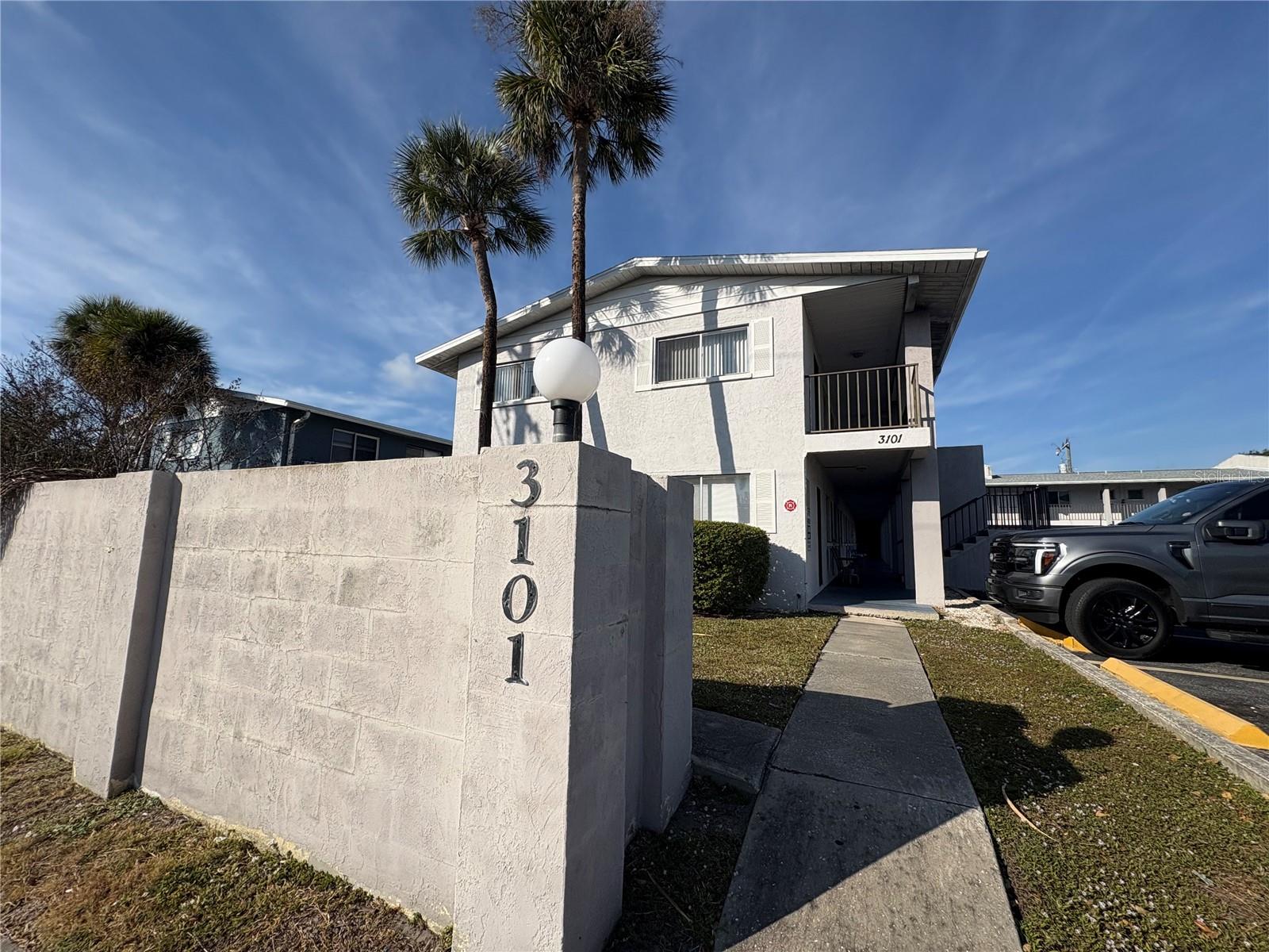 Image 4 of 11 For 3101 Bee Ridge Road 208