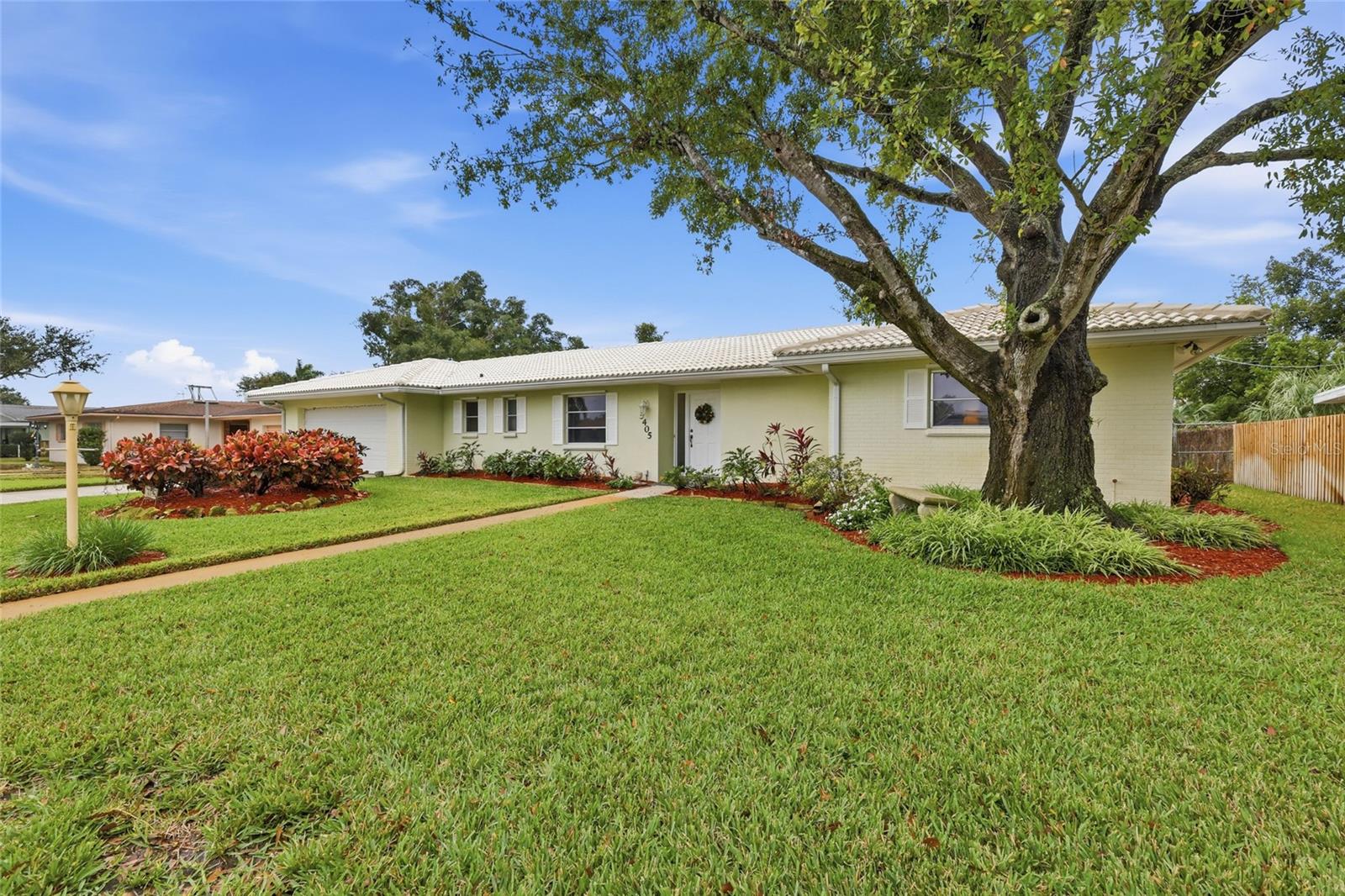 Image 2 of 32 For 5405 7th Avenue Drive W