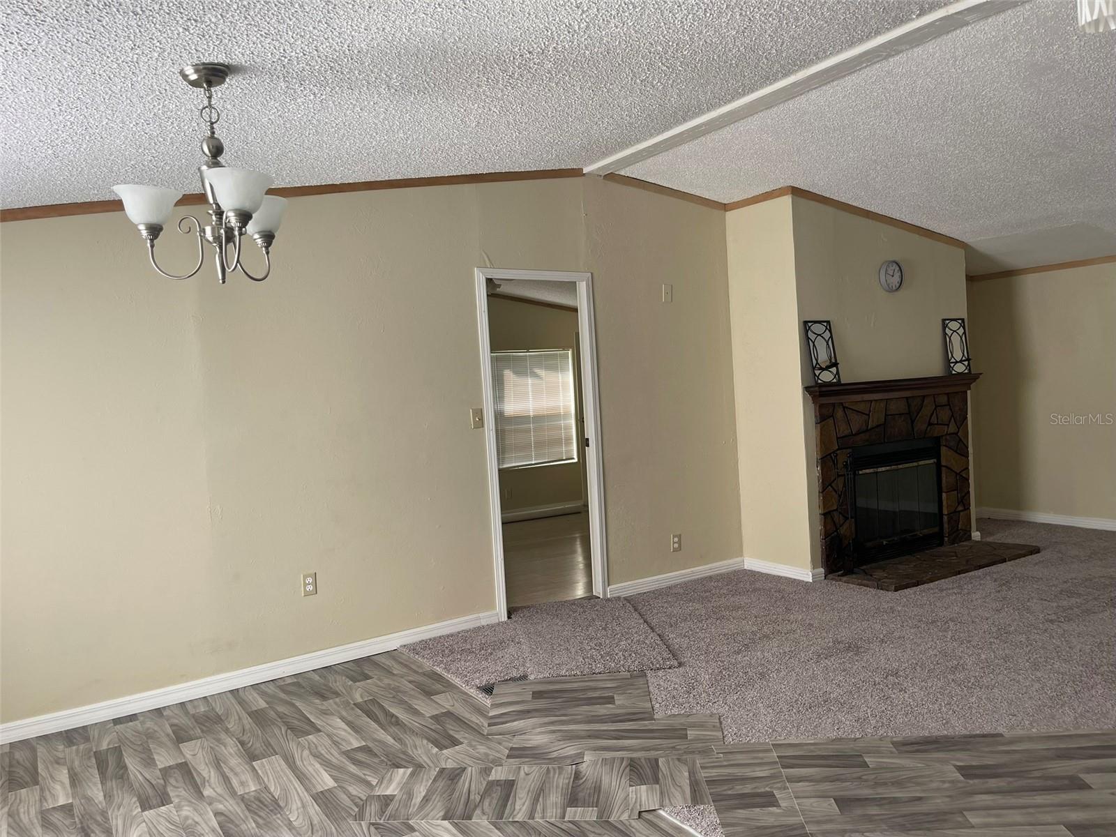 Image 22 of 38 For 2089 Airport Estates Street