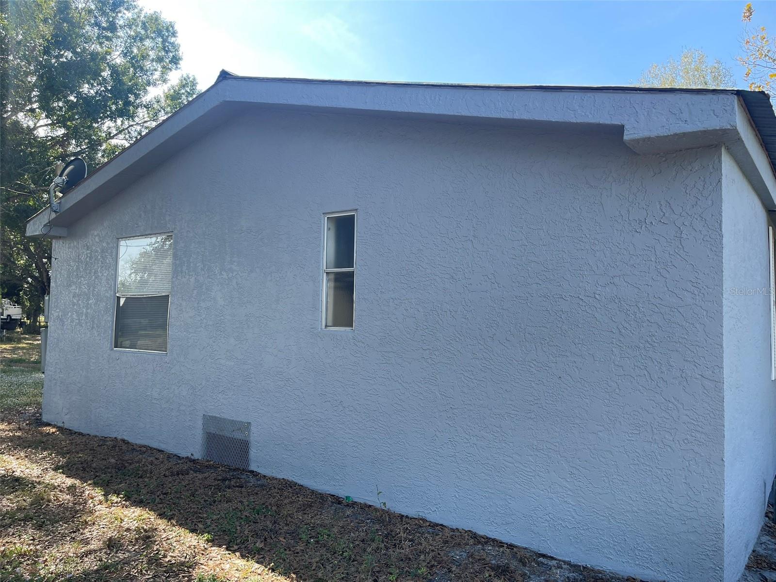 Image 4 of 38 For 2089 Airport Estates Street