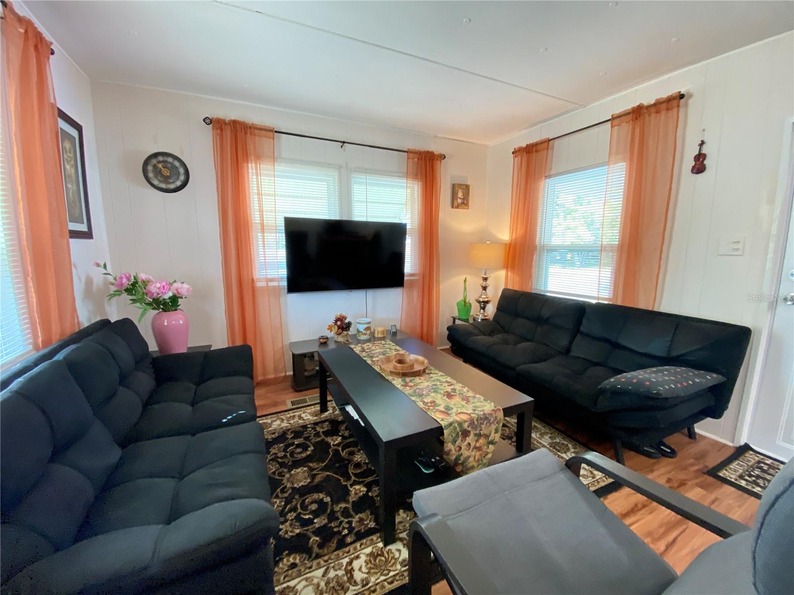 Image 11 of 34 For 2511 18th Street W