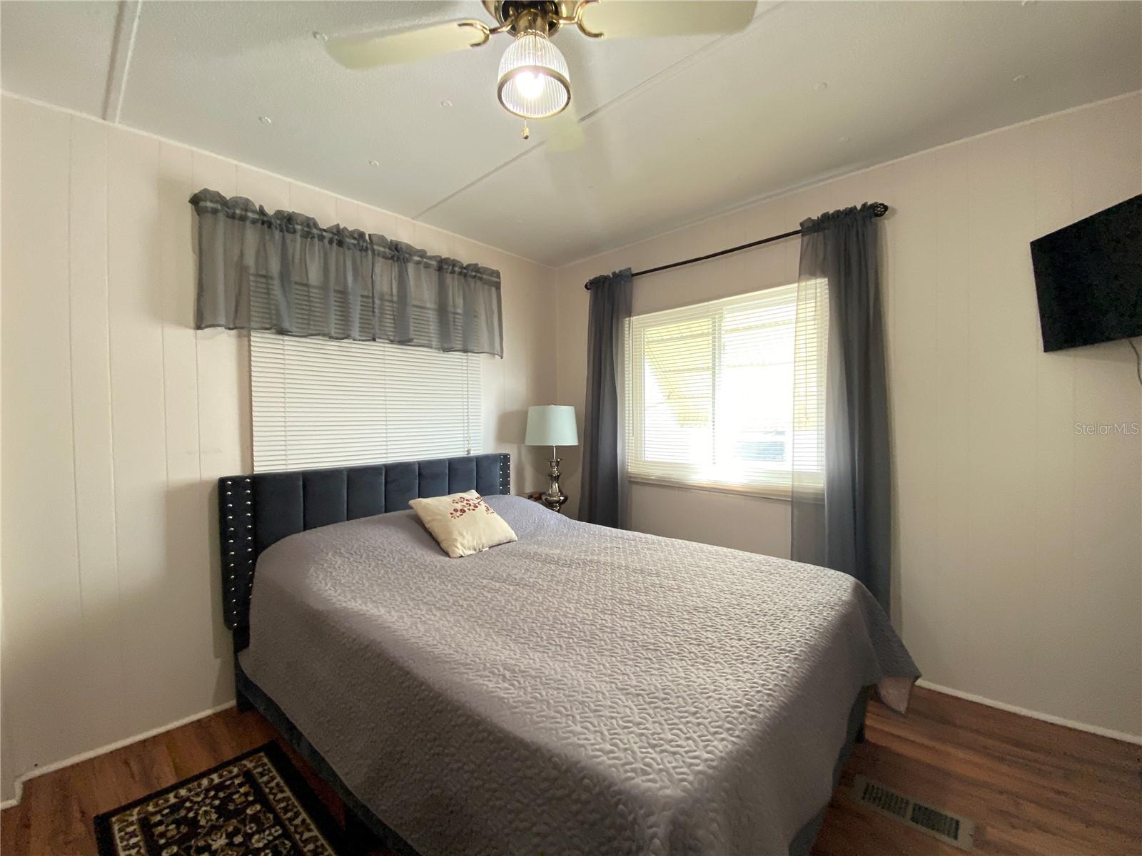 Image 19 of 34 For 2511 18th Street W