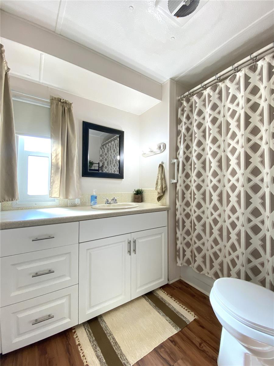 Image 21 of 34 For 2511 18th Street W