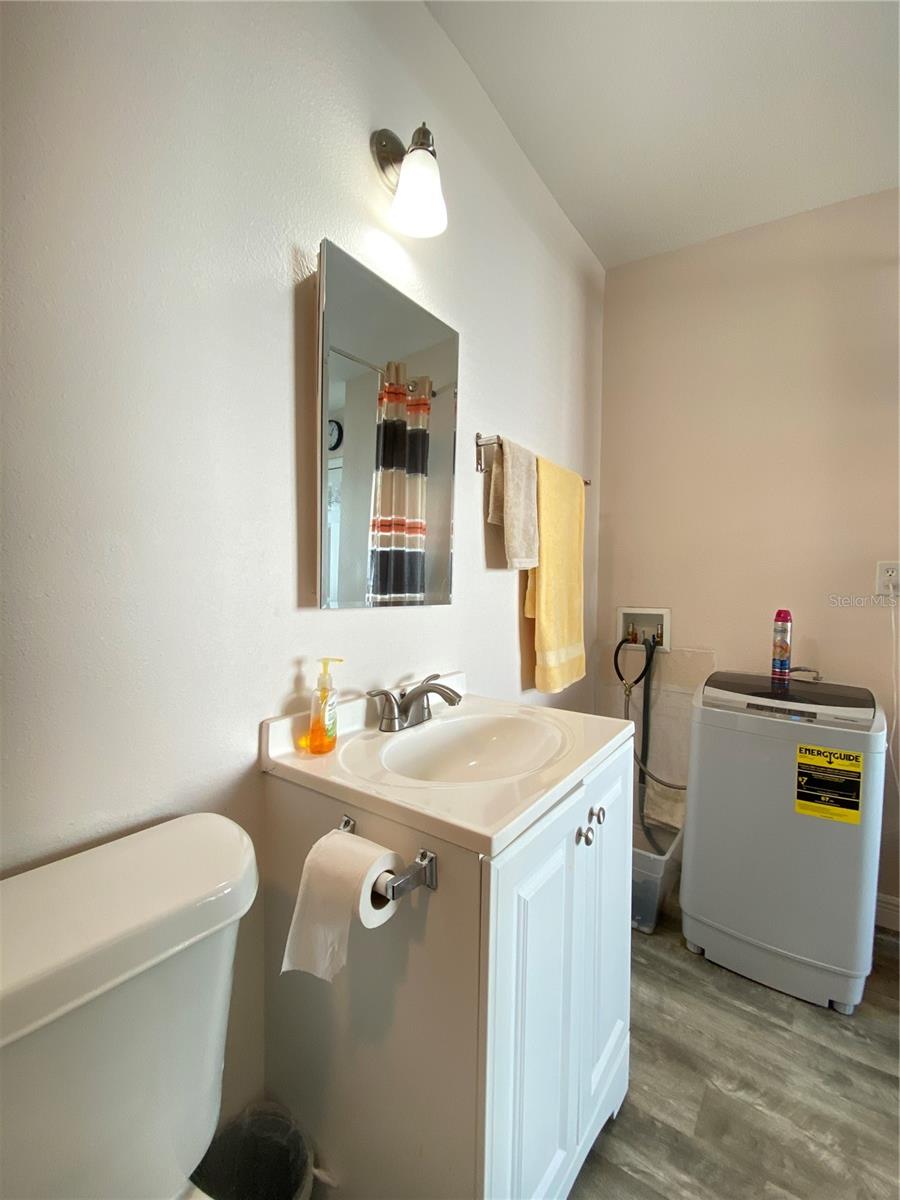 Image 29 of 34 For 2511 18th Street W