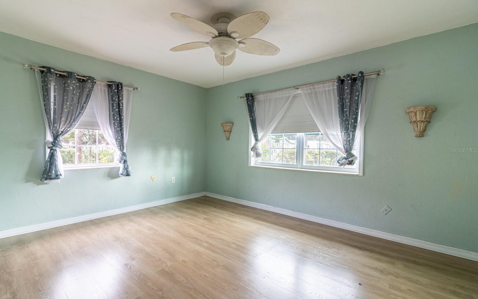 Image 11 of 20 For 1502 13th Street W