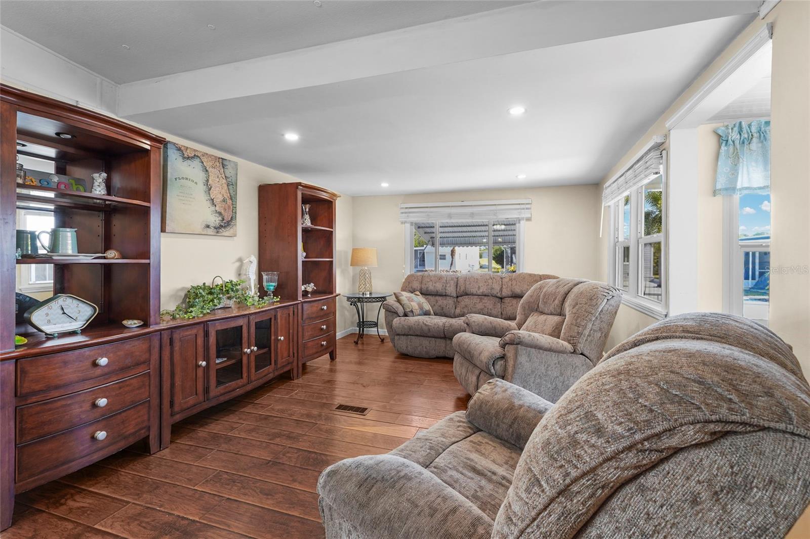 Image 5 of 83 For 4949 Brae Burn Avenue