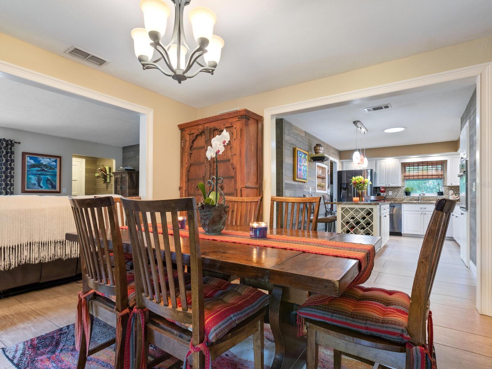 Image 11 of 85 For 1737 Bay Street