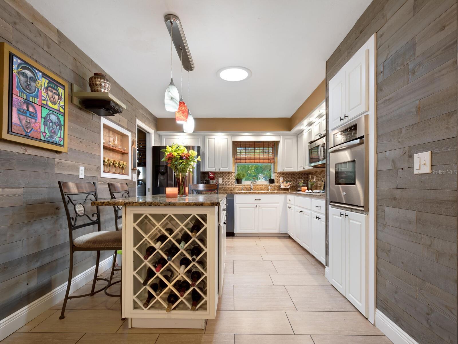 Image 12 of 85 For 1737 Bay Street