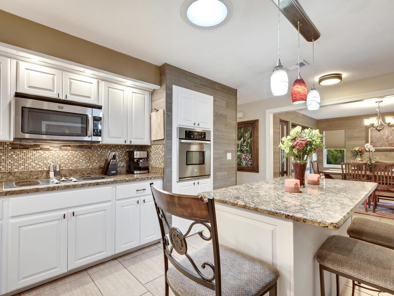 Image 14 of 85 For 1737 Bay Street