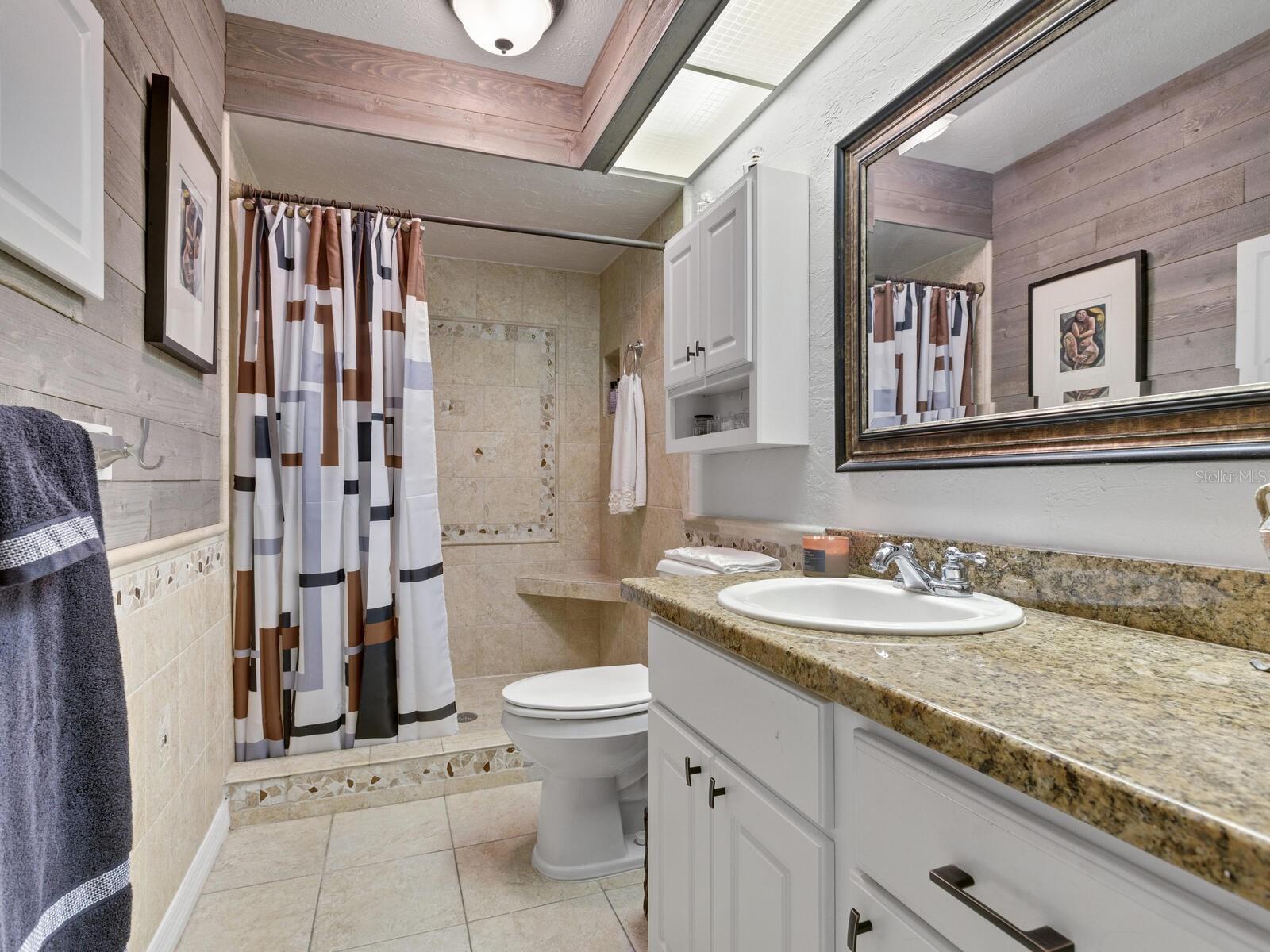 Image 18 of 85 For 1737 Bay Street