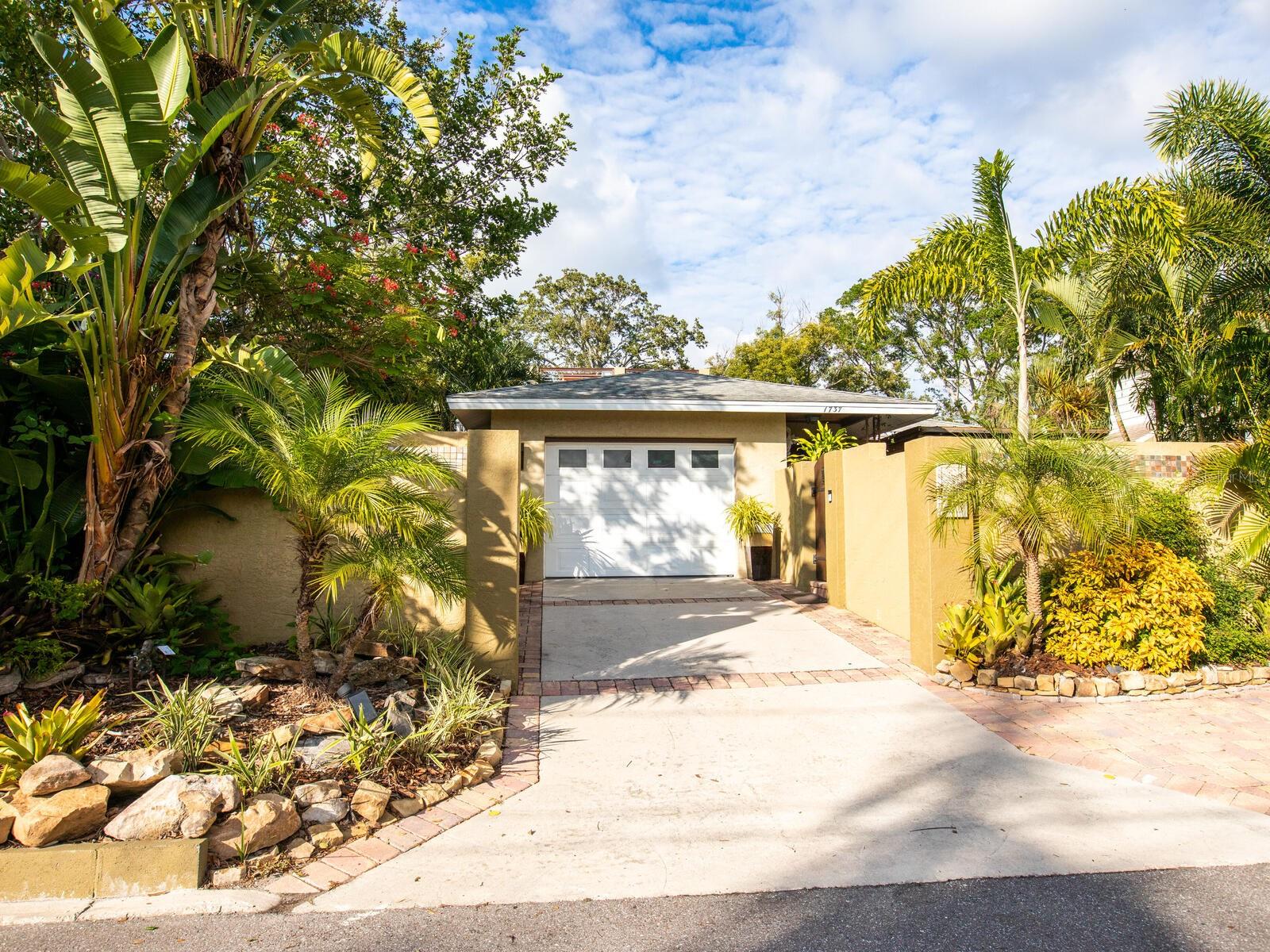 Image 2 of 85 For 1737 Bay Street