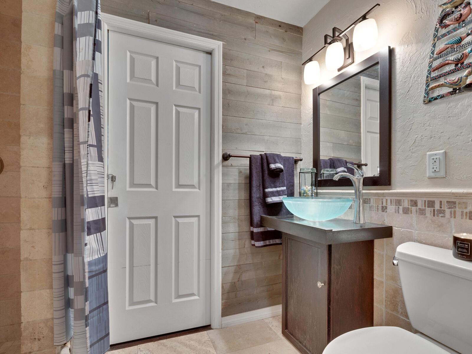 Image 20 of 85 For 1737 Bay Street