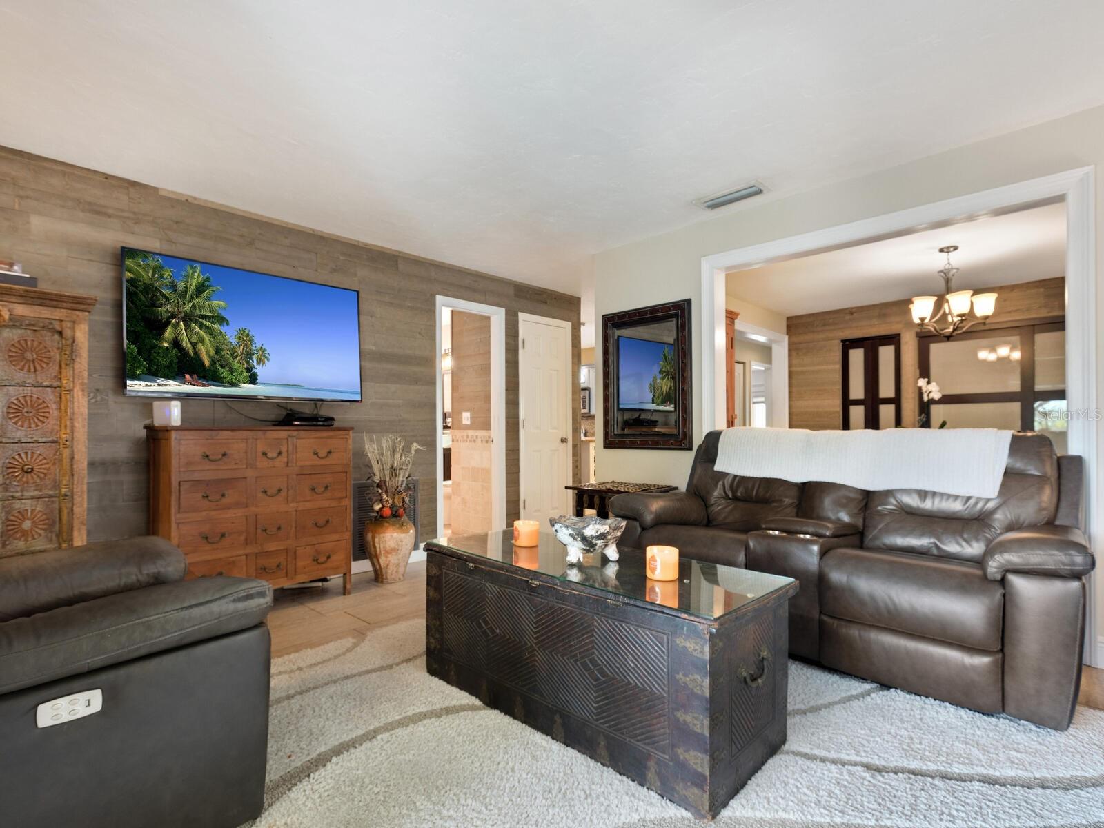 Image 7 of 85 For 1737 Bay Street