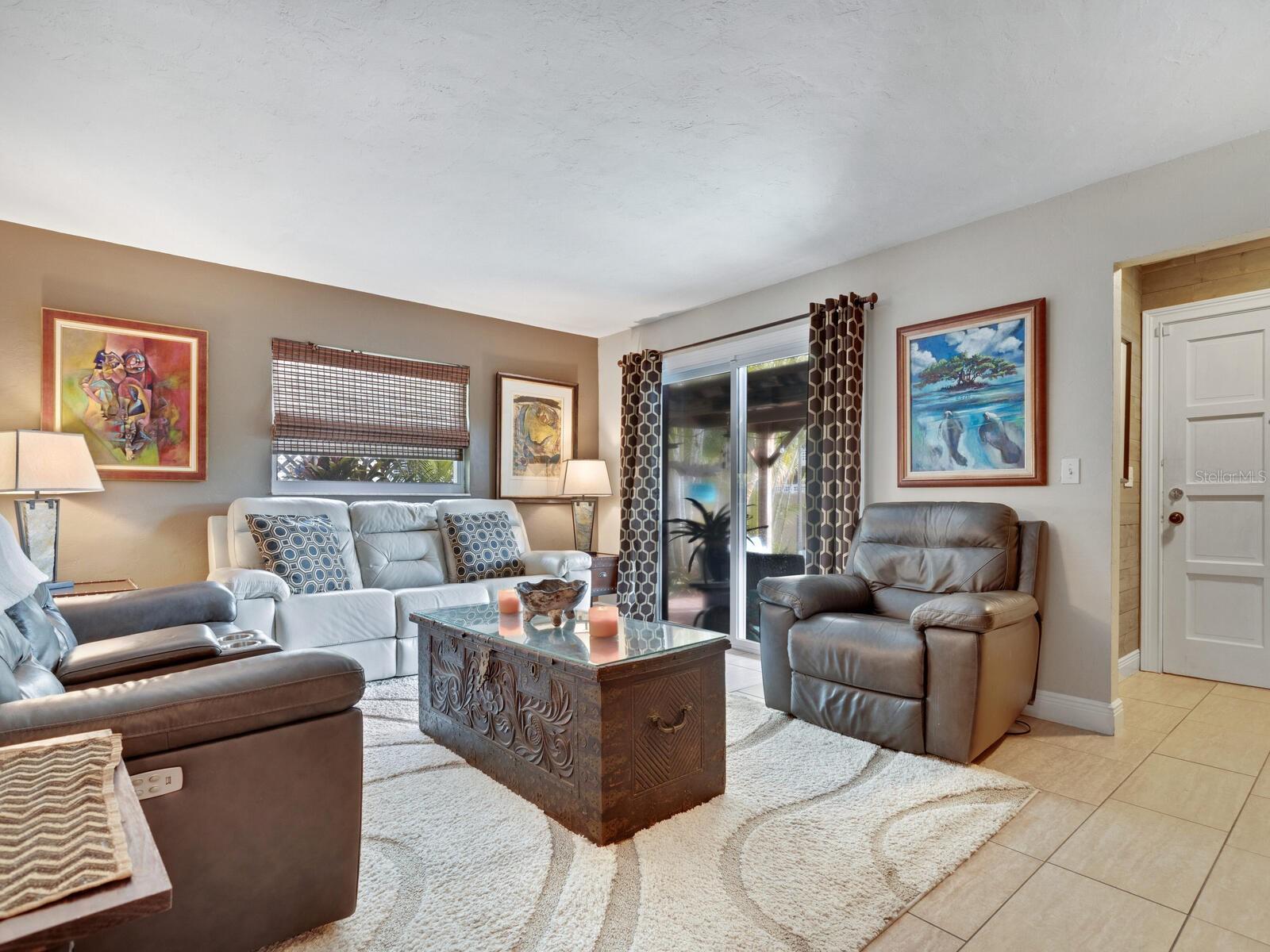 Image 8 of 85 For 1737 Bay Street