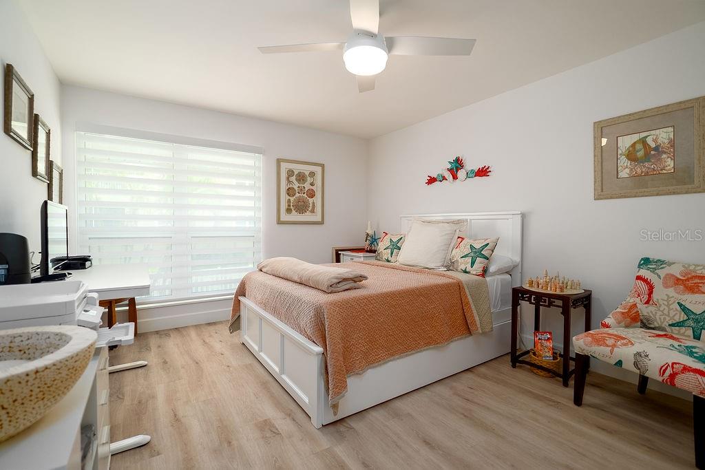 Image 26 of 37 For 1801 Gulf Drive N 276