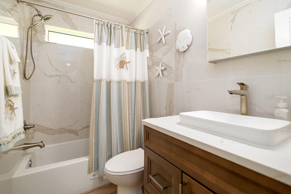 Image 28 of 37 For 1801 Gulf Drive N 276