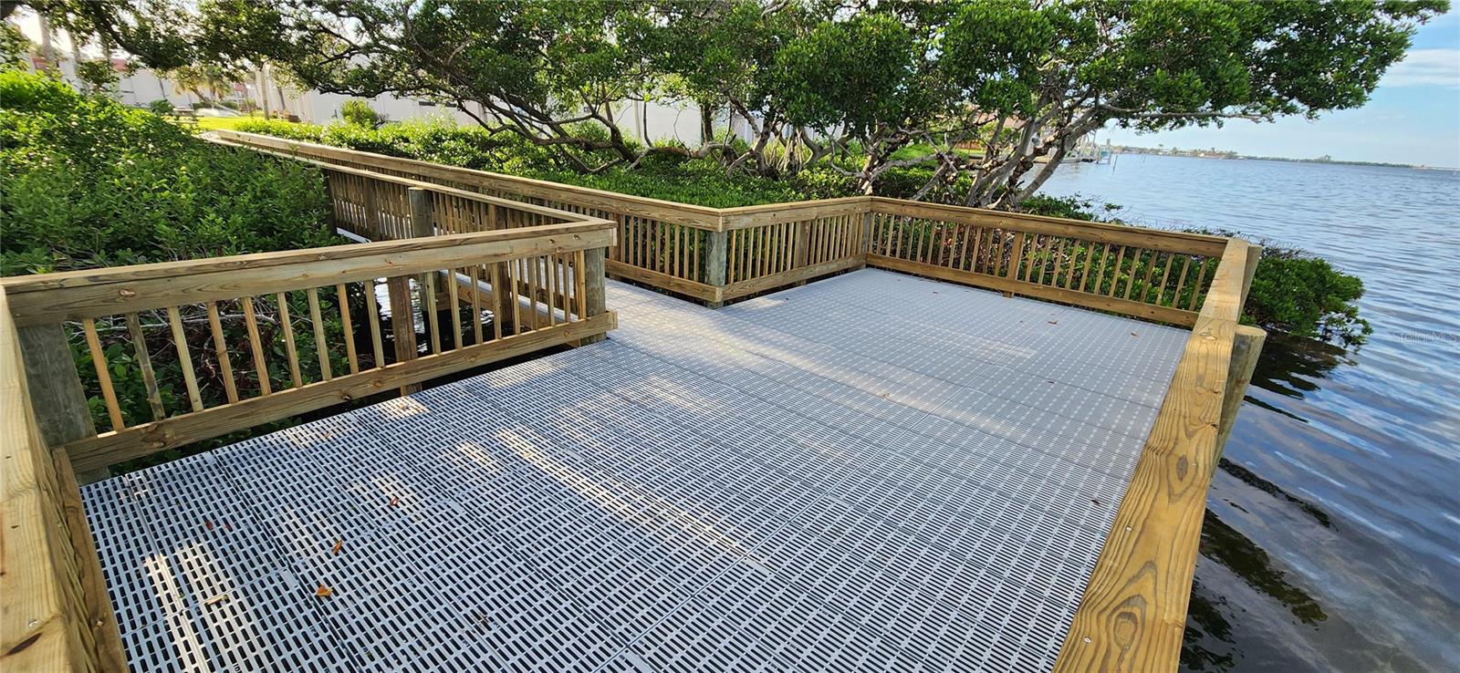 Image 34 of 37 For 1801 Gulf Drive N 276