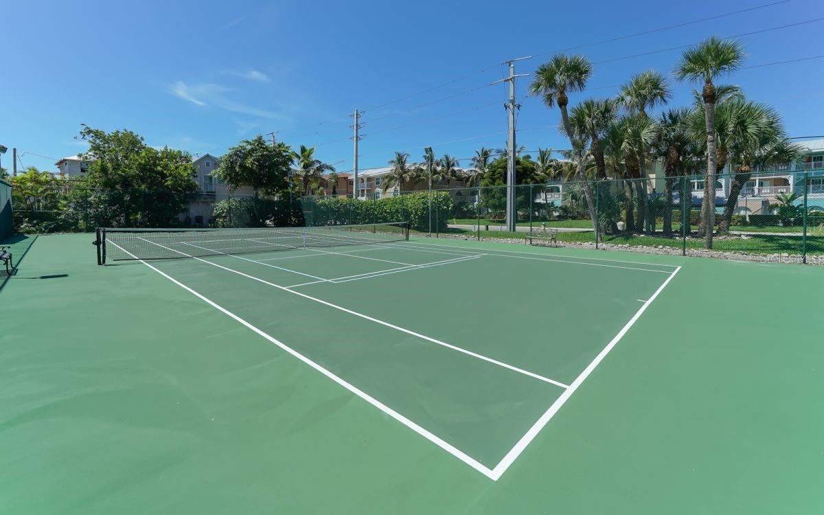 Image 35 of 37 For 1801 Gulf Drive N 276