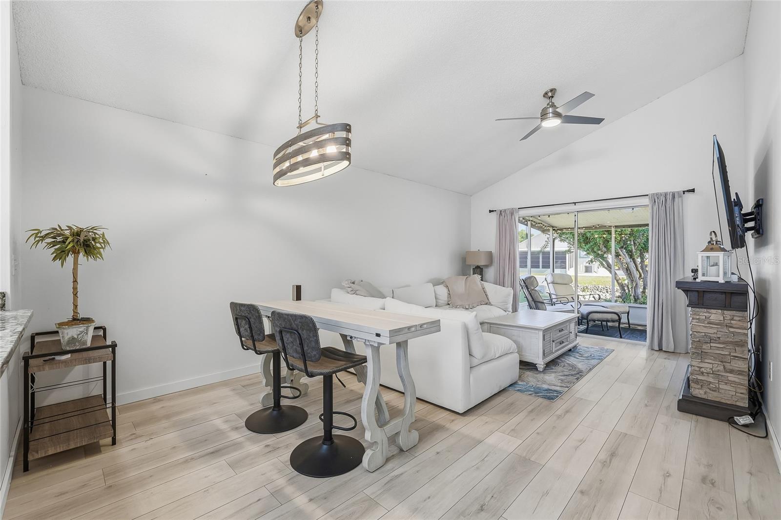 Image 16 of 51 For 4003 38th Street W