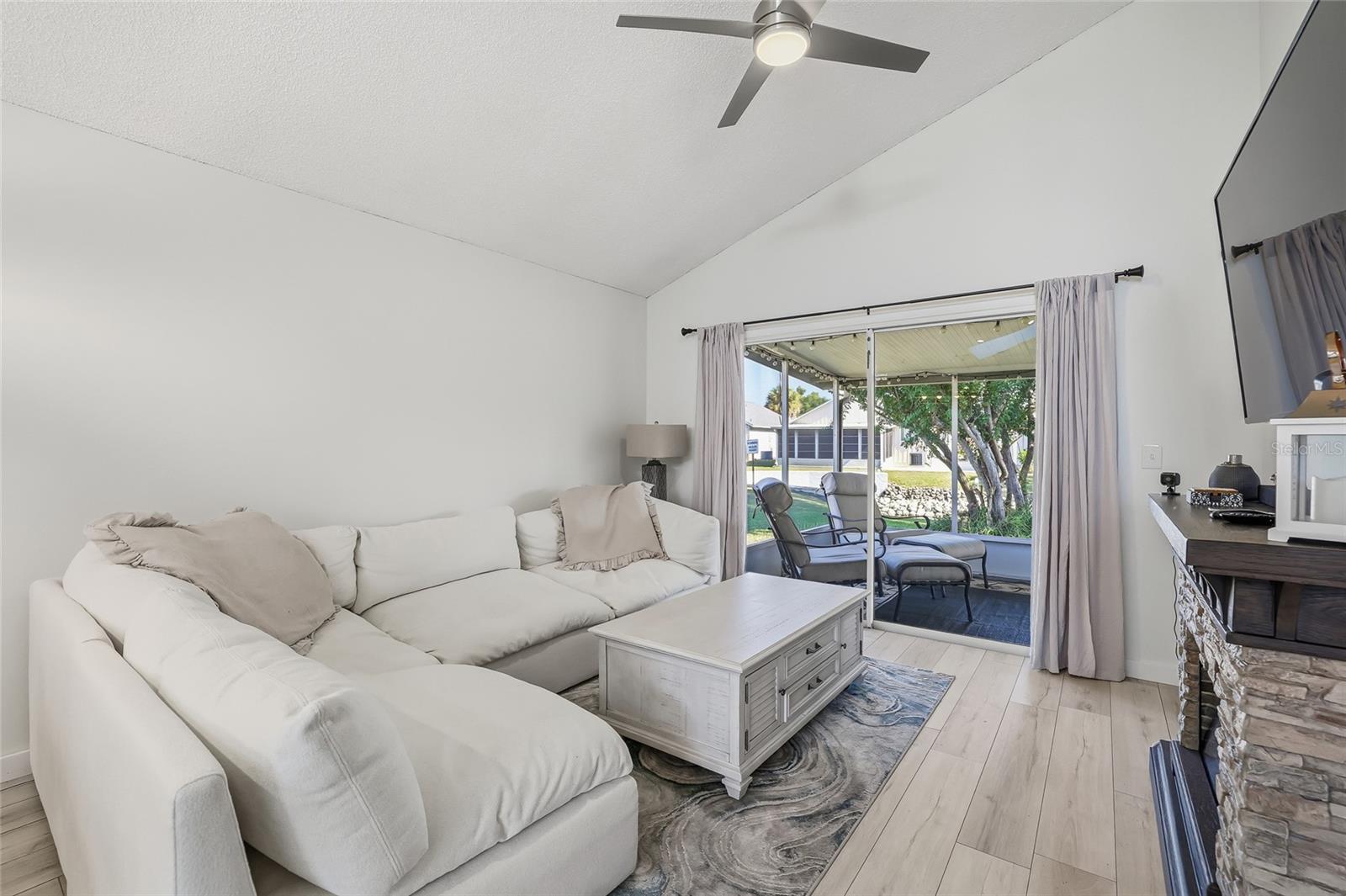 Image 18 of 51 For 4003 38th Street W