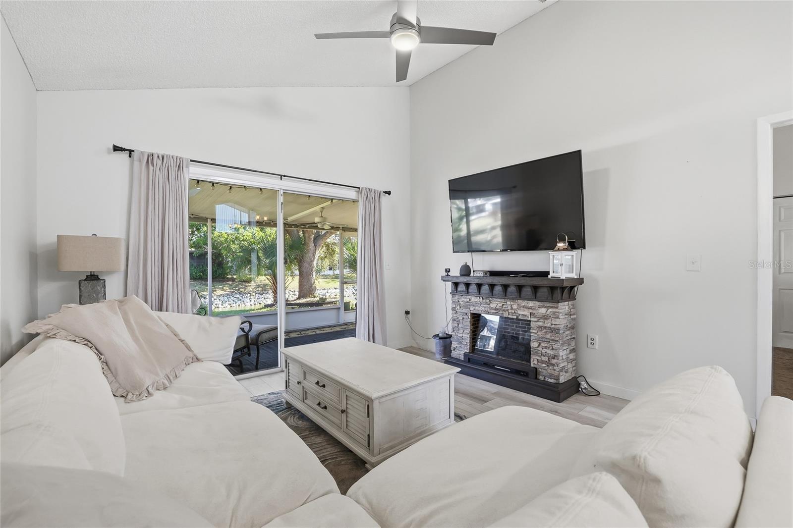 Image 19 of 51 For 4003 38th Street W