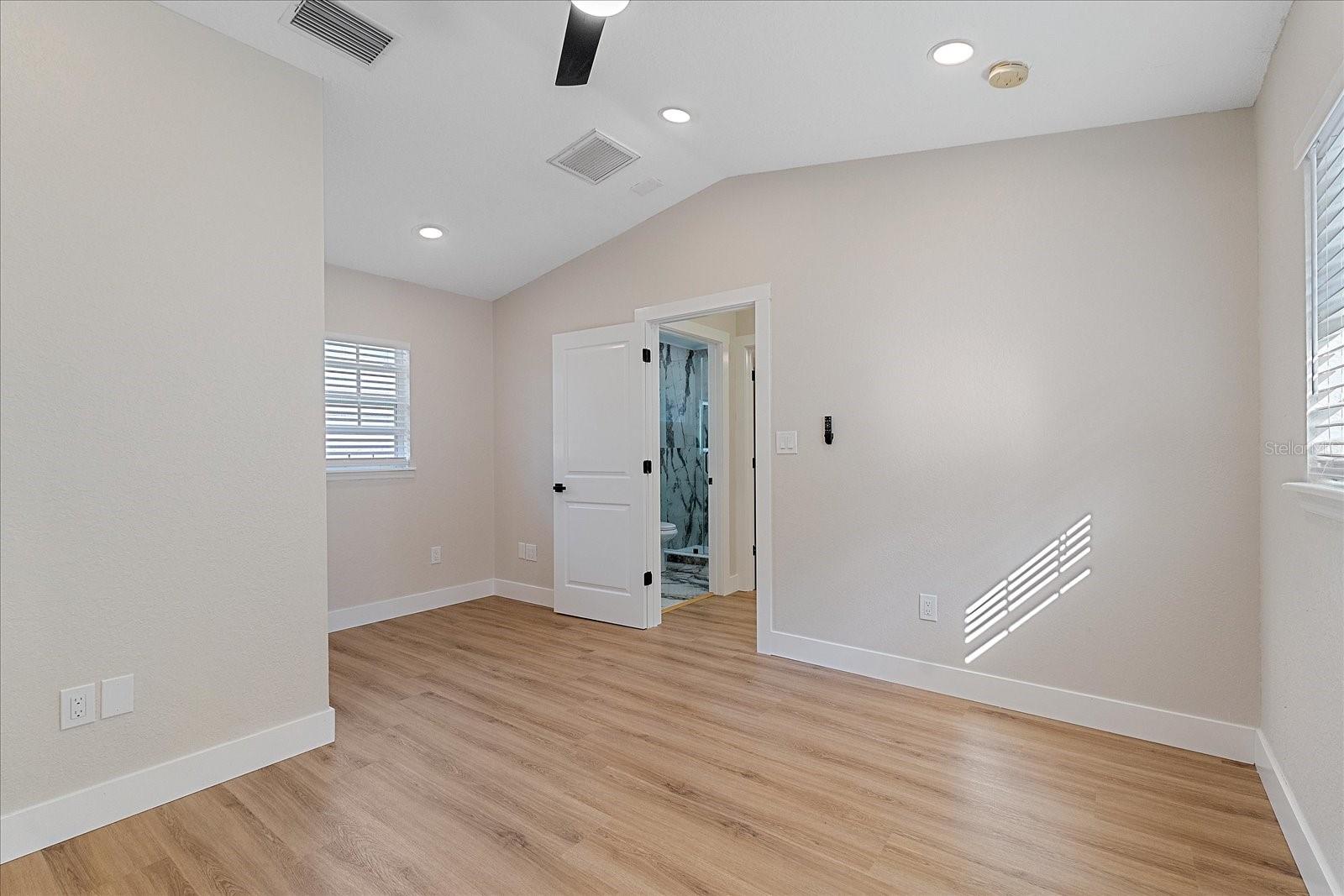 Image 10 of 30 For 1021 15th Street