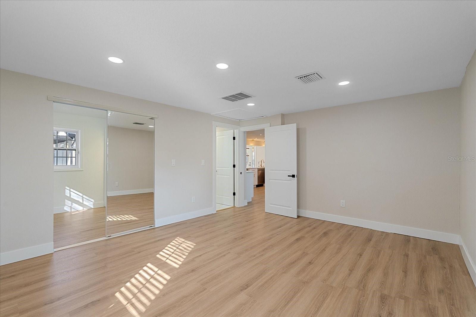 Image 17 of 30 For 1021 15th Street