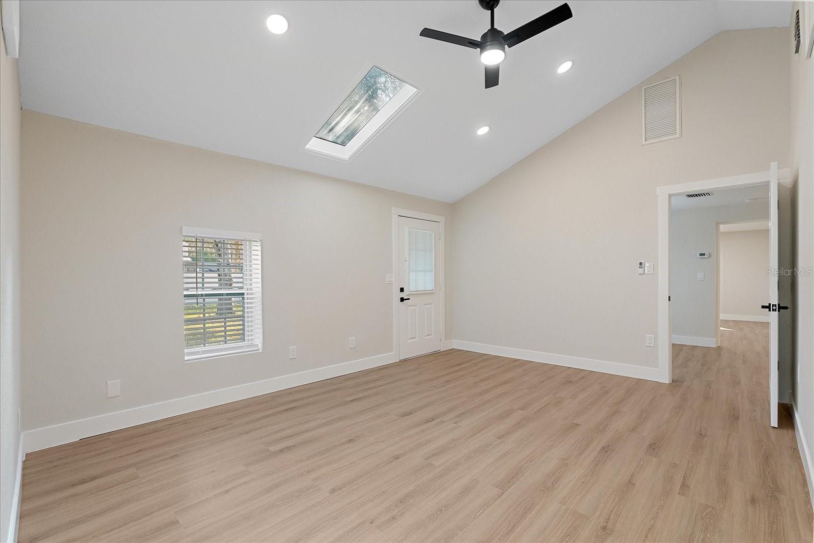 Image 21 of 30 For 1021 15th Street