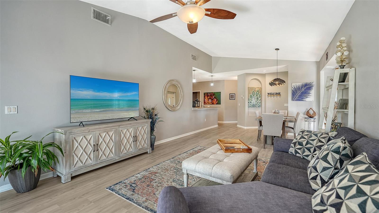 Image 11 of 40 For 201 28th Street W