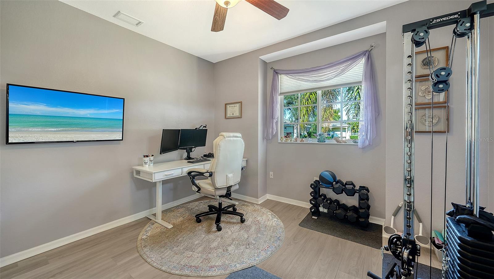 Image 27 of 40 For 201 28th Street W