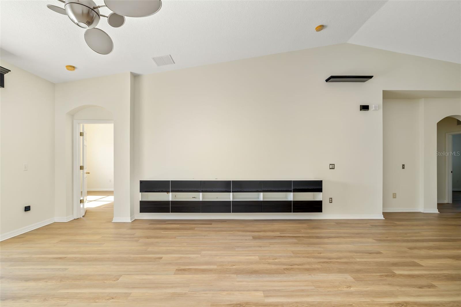 Image 11 of 32 For 8727 Karpeal Drive 1005