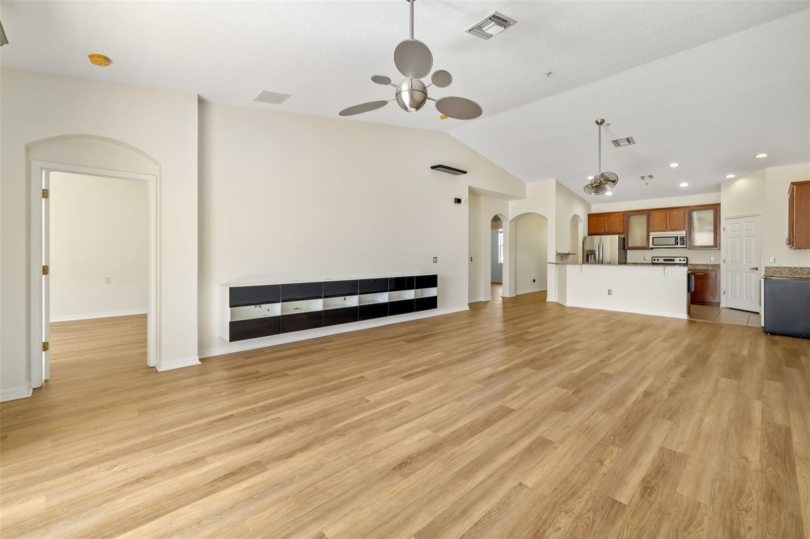 Image 9 of 32 For 8727 Karpeal Drive 1005