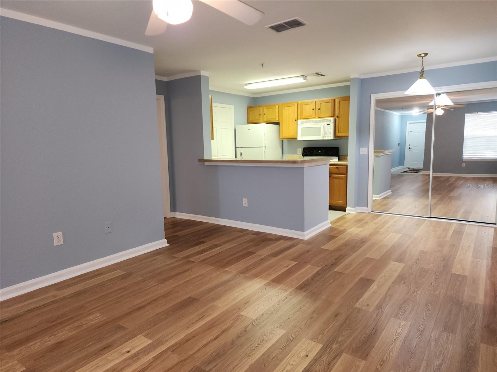 Image 7 of 19 For 4850 51st Street W 1103