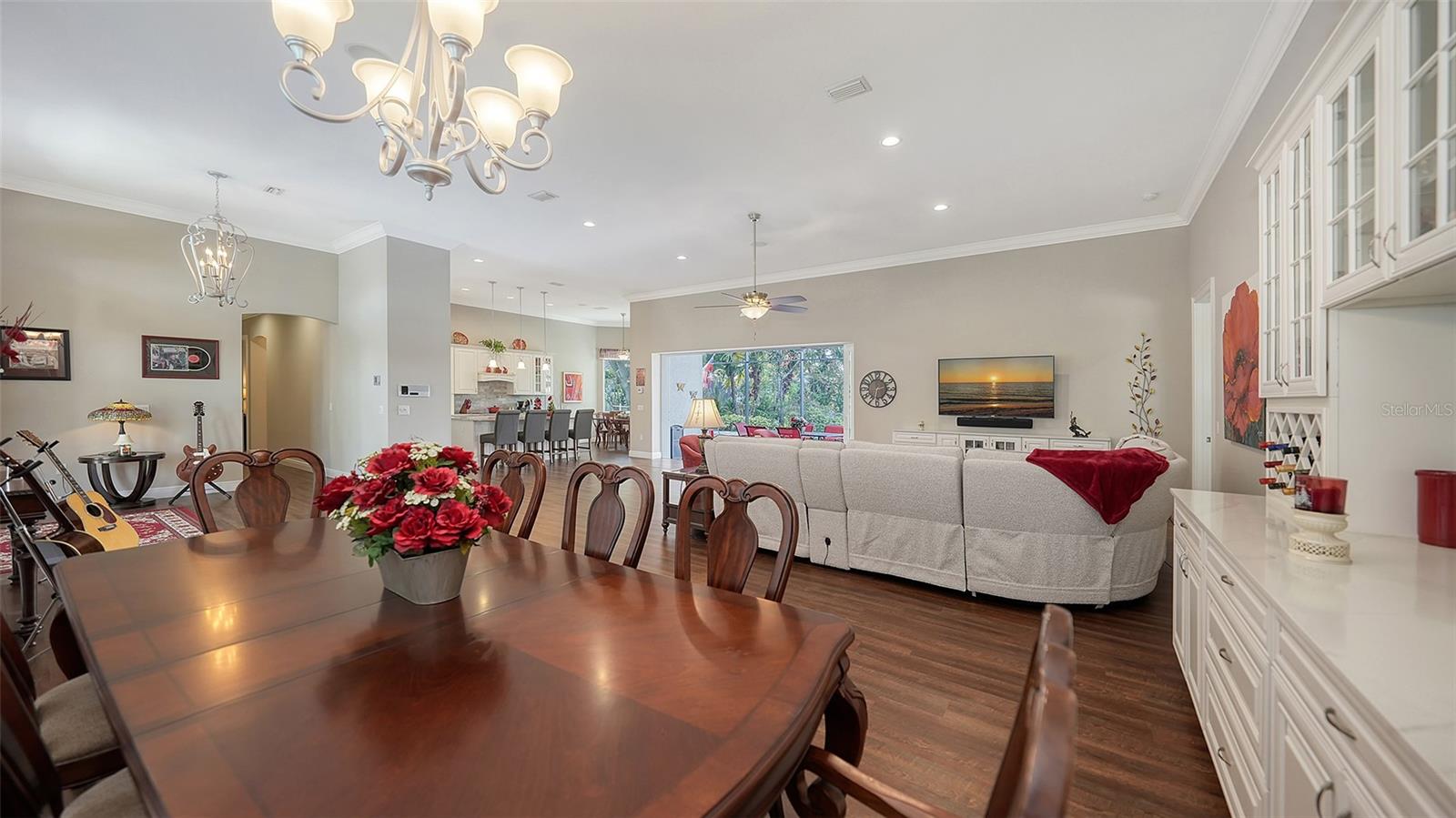 Image 18 of 72 For 20 Bayhead Lane