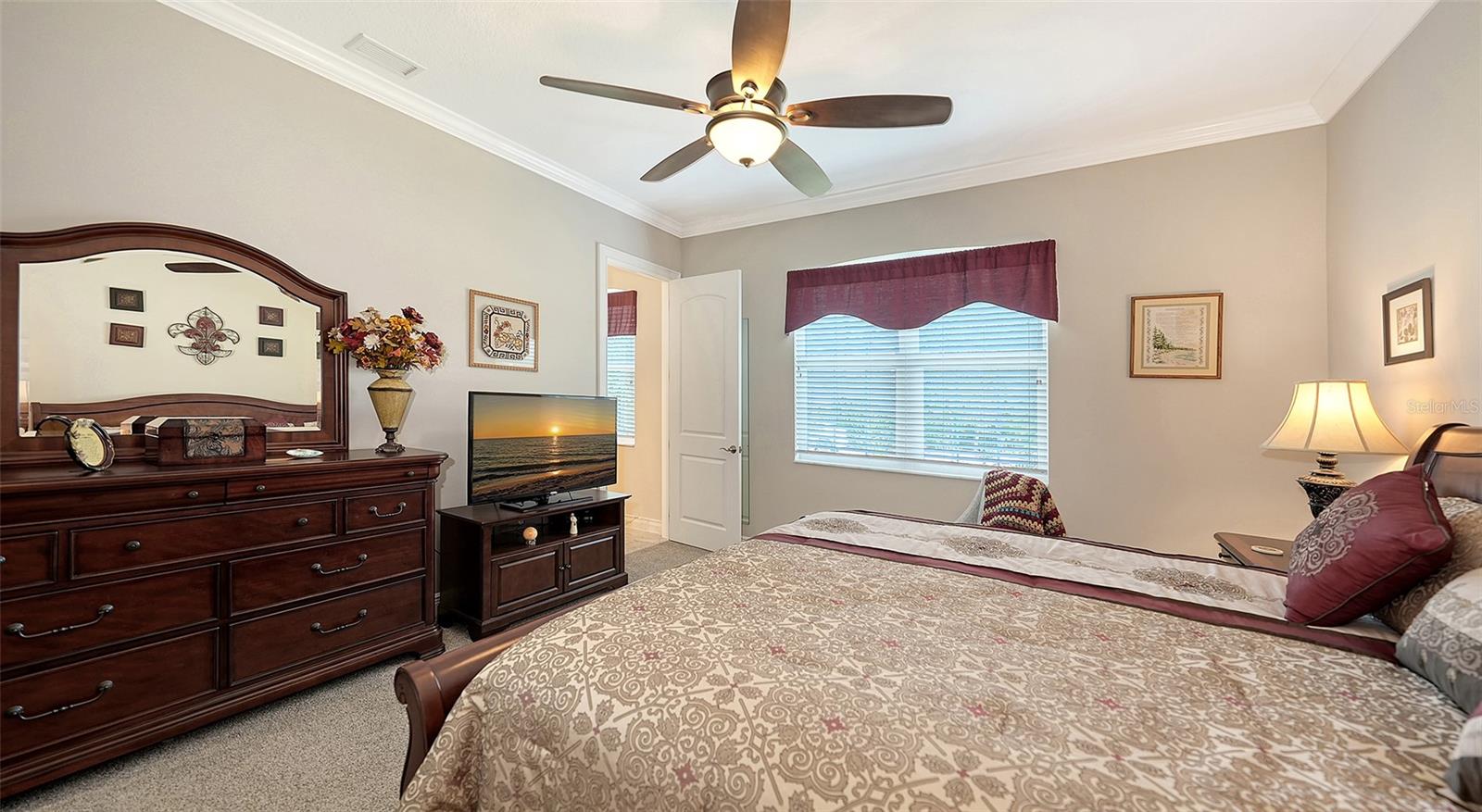 Image 29 of 72 For 20 Bayhead Lane