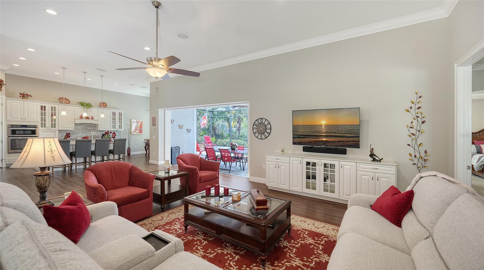 Image 8 of 72 For 20 Bayhead Lane