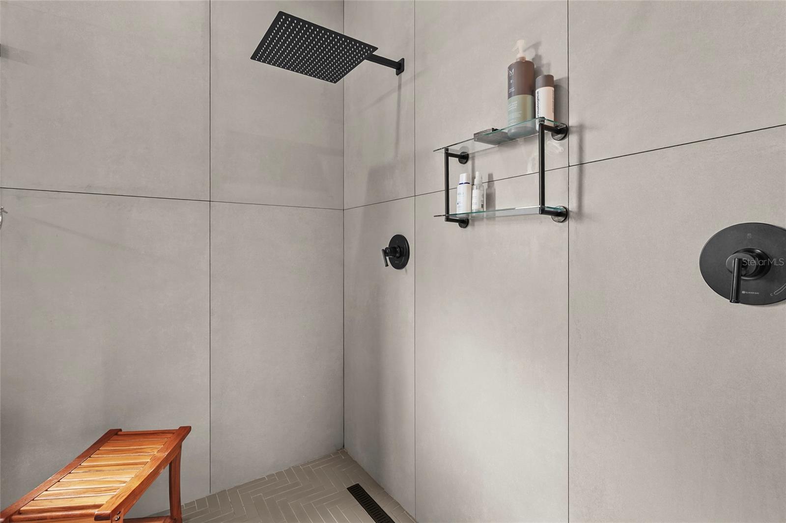 Image 33 of 74 For 15330 Golden Beam Place